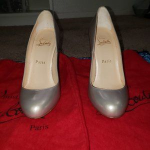 Christian Louboutin Stiletto Heels in Champagne/Beige